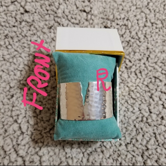 🔥 2015 RUSTIC CUFF COTM MELENA RARE SILVER 🔥 - Picture 1 of 4